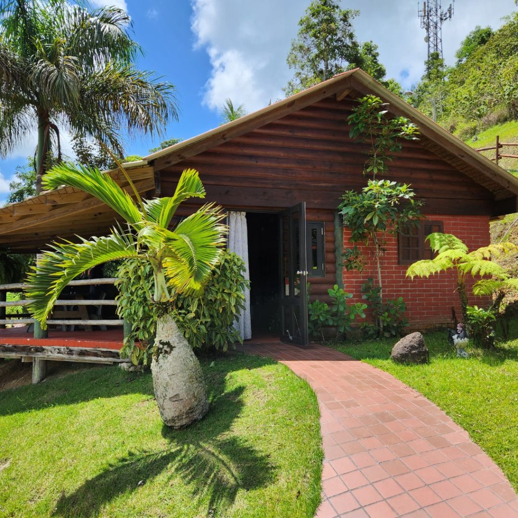 Roka Dura Villages cabin in the mountains of Orocovis